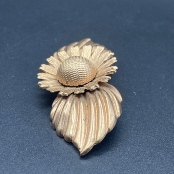 Vtg Copper Floral Brooch Lg Sunflower Leaf Statement Pin 2.75 x 1" Dimensional - Picture 3 of 7